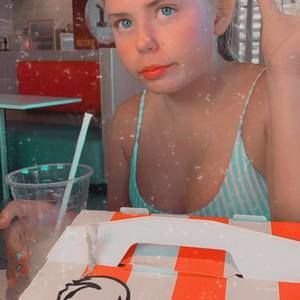 Meet your Posher, Annika